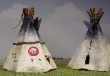 Artistry on tipis